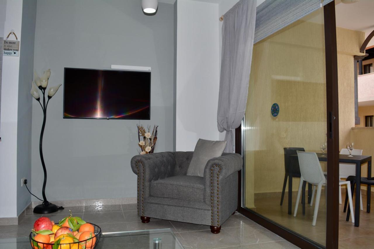 Queens Gardens - Kato Paphos - Next To Kings Ave Mall --- By Yiota Exterior photo
